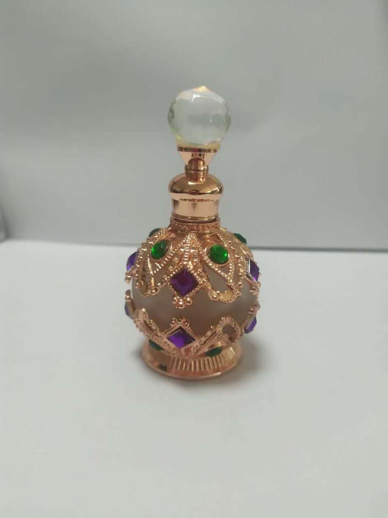 Dubai fancy essential oil bottle attar glass perfume bottle wholesale