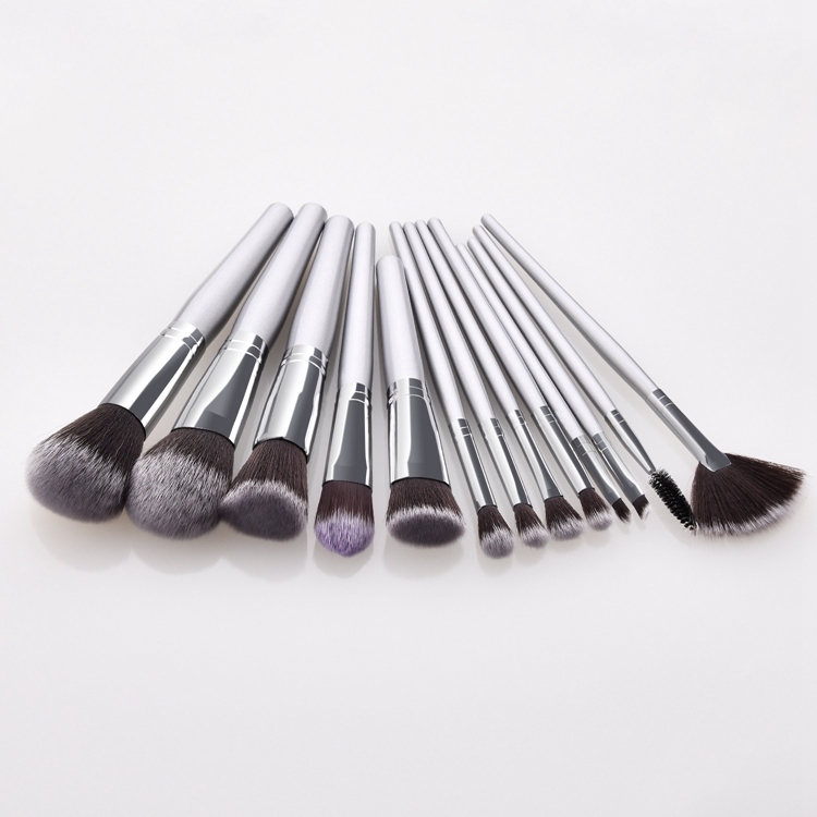 Amazon New Travel Custom Logo High-End Silver Wooden Handle Cosmetic Tools Makeup Brush Set Brochas De Maquillaje/maquillaje