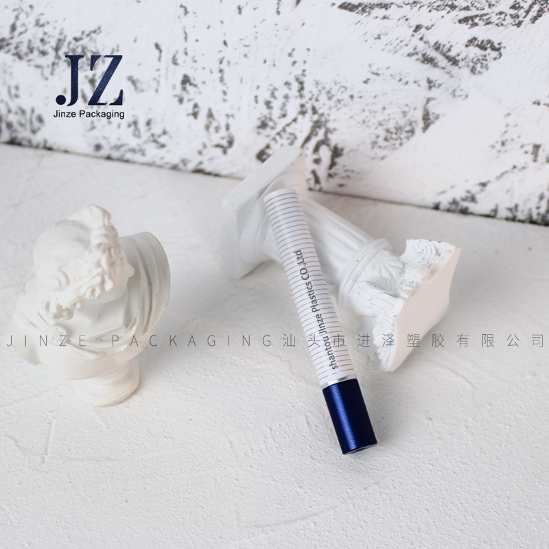 Jinze thin smoke shpe tube lipstick contianer set custom design 
