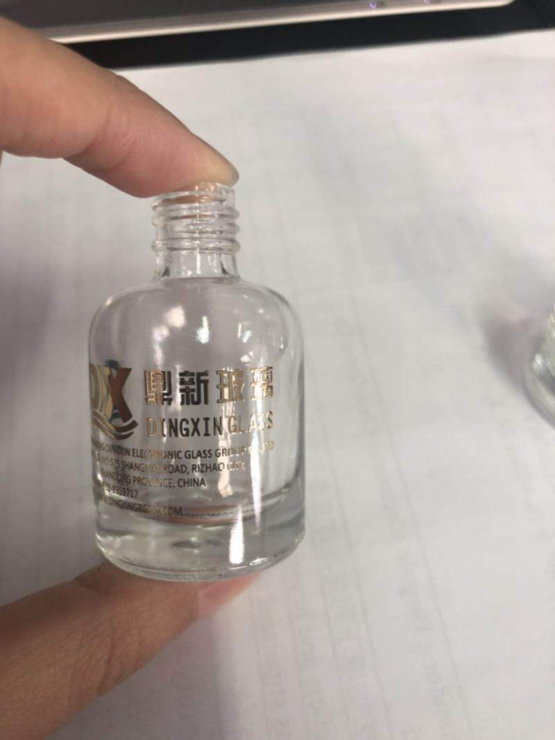 Nail polish bottle with silk screen-printing 