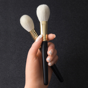 High Quality White Goat Hair Makeup Brushes with Wooden Handle for Powder,Bronzer,Blush