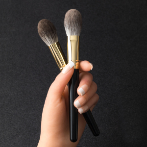High Quality Natural Snow Fox Hair Makeup Blush Brushes with Wooden Handle