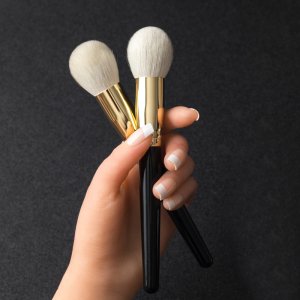 High Quality White Goat Hair Makeup Blush Brushes with Wooden Handle