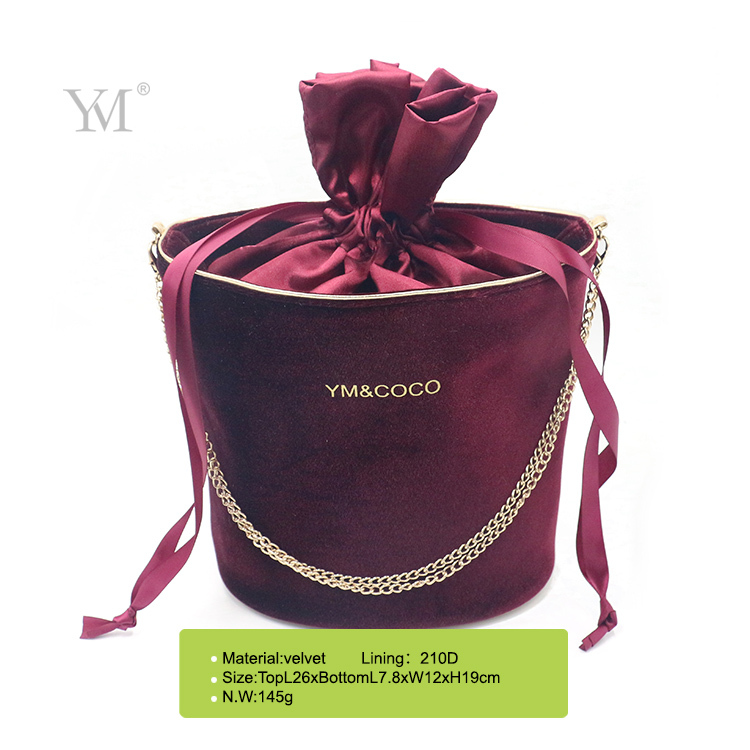 Barrel shaped convenient large capacity cosmetic bag velvet red make up bag with chain 
