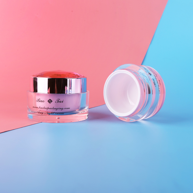 Beautiful pink diamond round shape cosmetic cream jars