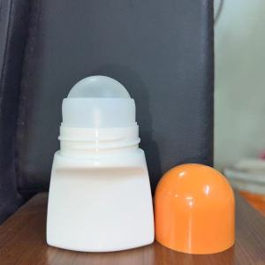 Cosmetic ball bottle