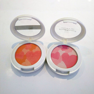 Blush on Face 3 Colors Heart Shape Pattern Cosmetic Makeup Beauty Product