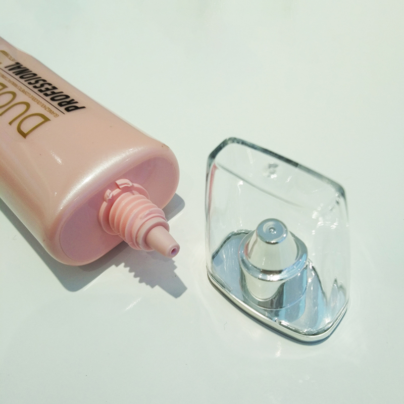 Foundation Fluid Conceals Defect and Moisturizes Natural Nude Makeup to Brighten Skin Tone OEM ODM