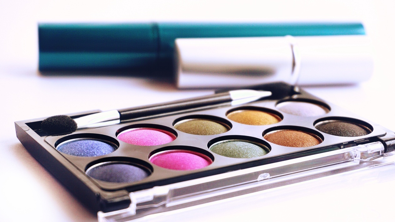 Strict Approval by FDA for Colour Additives Used in Cosmetics in the USA