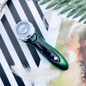 Hot selling personal use Portable Mini handheld hot and cold hammer facial machine rf face beauty device with light