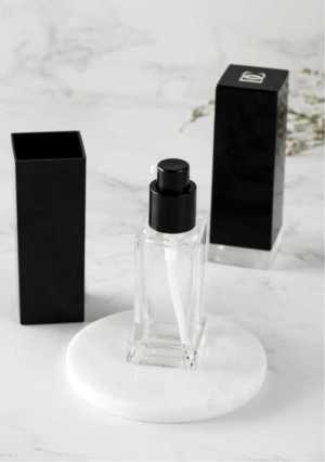 New design square glass radiant lotion bottle for cosmetic packaging 