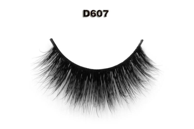 3D mink eyelashes with customized packaging box D607