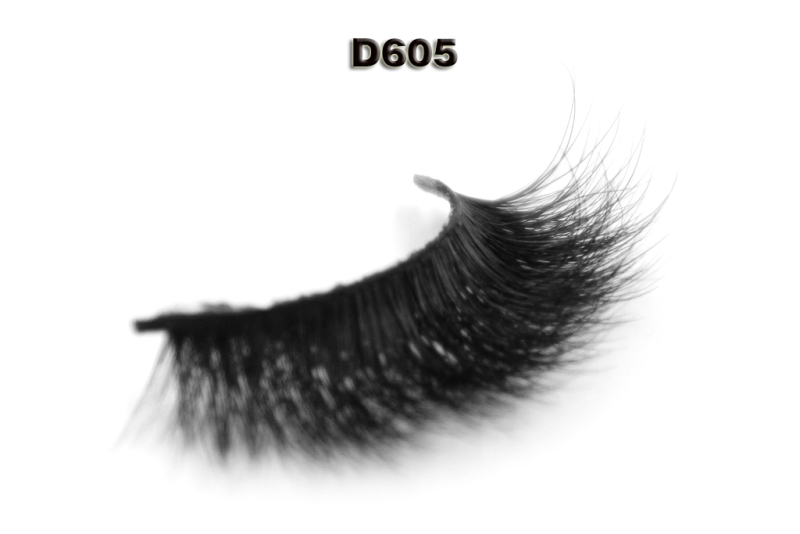 3D mink eyelashes with customized packaging box D605