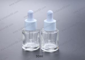 Clear plastic bottles can be customized