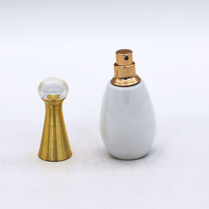 design portable high quality empty white cosmetic spray 50ml glass perfume bottle