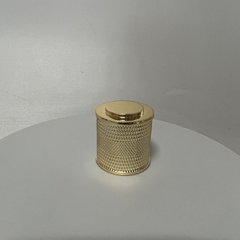 New design of  the zamac perfume cap 