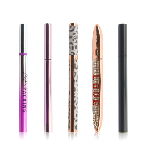 Many types of cosmetic pens  With different appearance