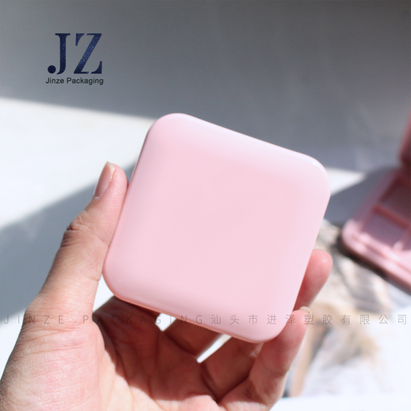 Jinze Wholesale Portable Injection Color Customer Design Square 4 Color Boxing For Eye Shadow Packaging With Mirror 